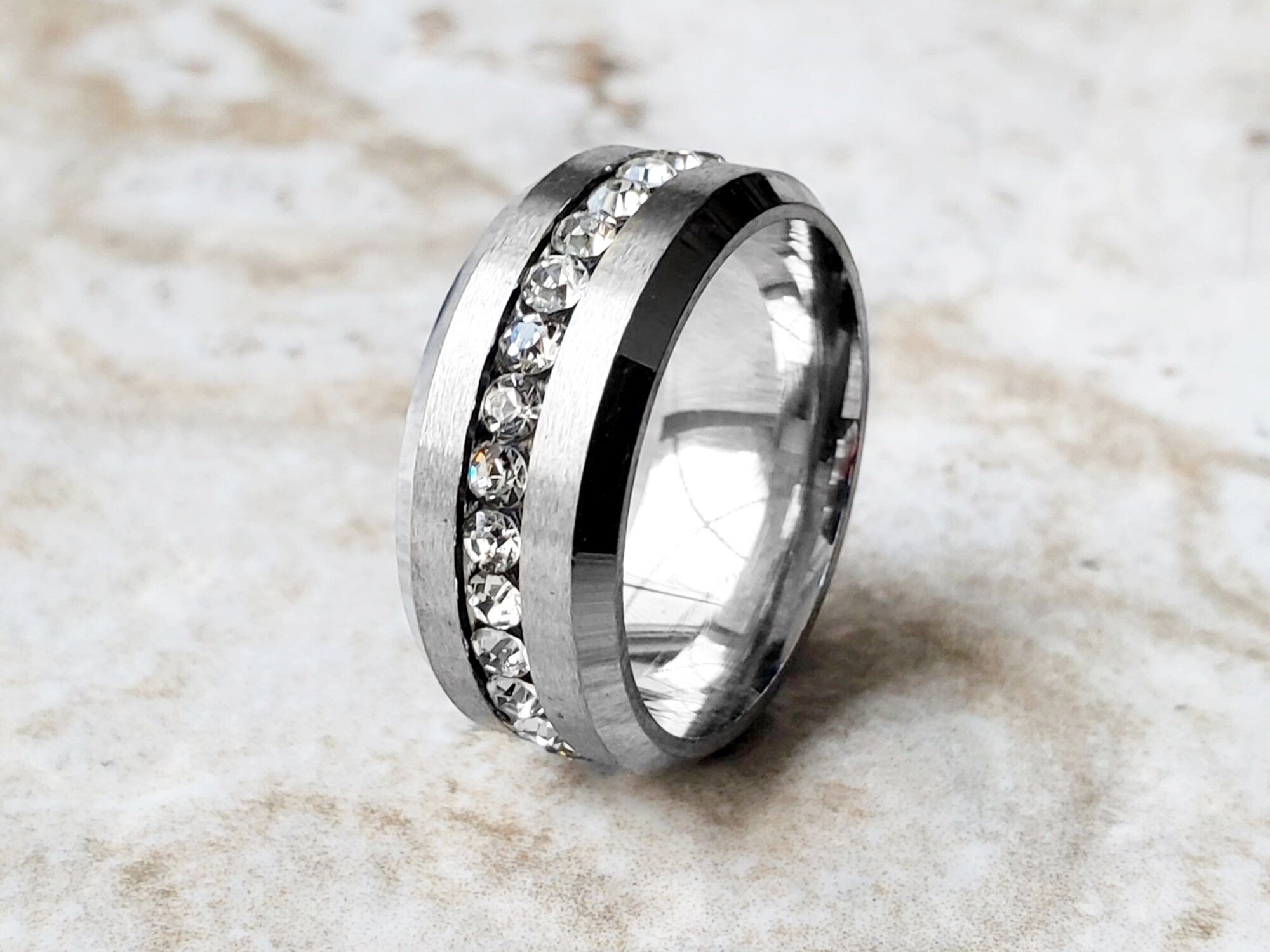 Wedding Band Ring with White Clear Crystals Center Unisex Fashion Jewelry Women Men Silver Color Stainless Steel Tarnish Resistant 8mm Wide